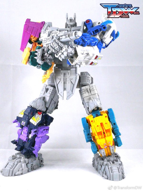 Transform Dream Wave TCW 07 & TCW 08 Combiner Upgrades For Starscream And Abominus 10 (10 of 12)
